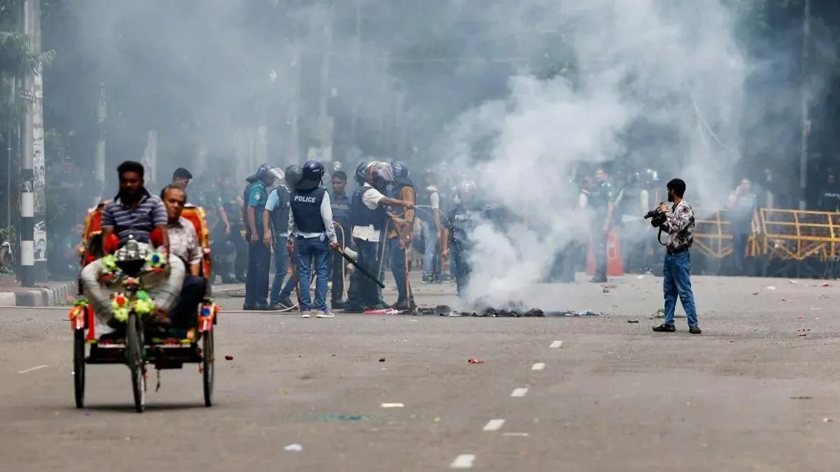 bangladesh-police-tightens-security-for-indian-visa-centres-after-protest-held-in-dhaka